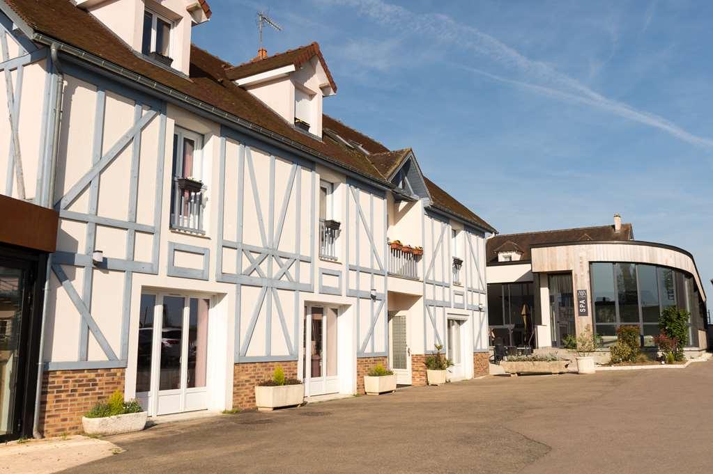 Logis Aux Maisons Exterior photo